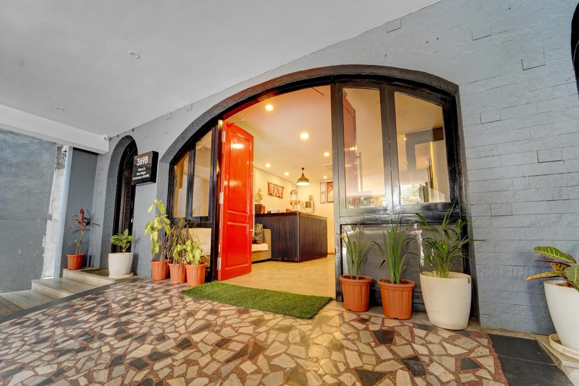 Готель Super Townhouse Four Season Коямпутур Екстер'єр фото